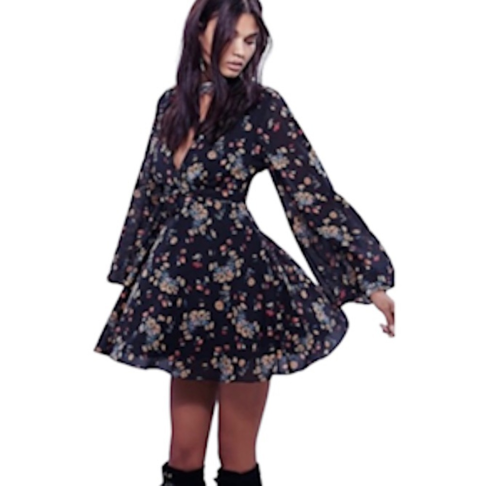 Free People Lilou floral bell sleeve dress excellent like new condition small